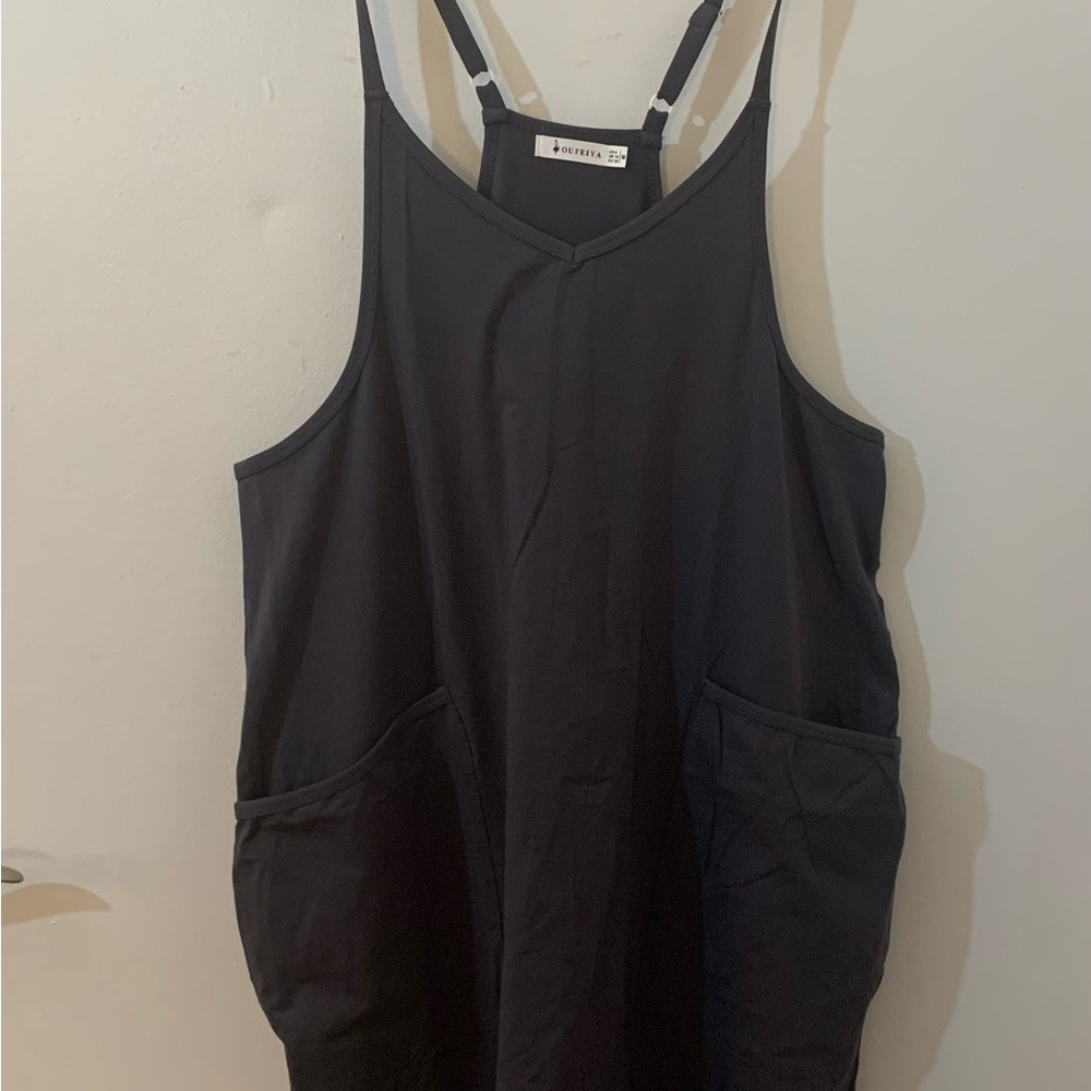 Women’s Oufeiya gray overalls with Pockets size medium new without tags